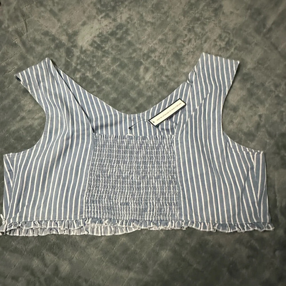 Soncy Cropped Tank Top Blue & White Striped Faux Buttoned Front - Size 3 (22/24) - Picture 3 of 3
